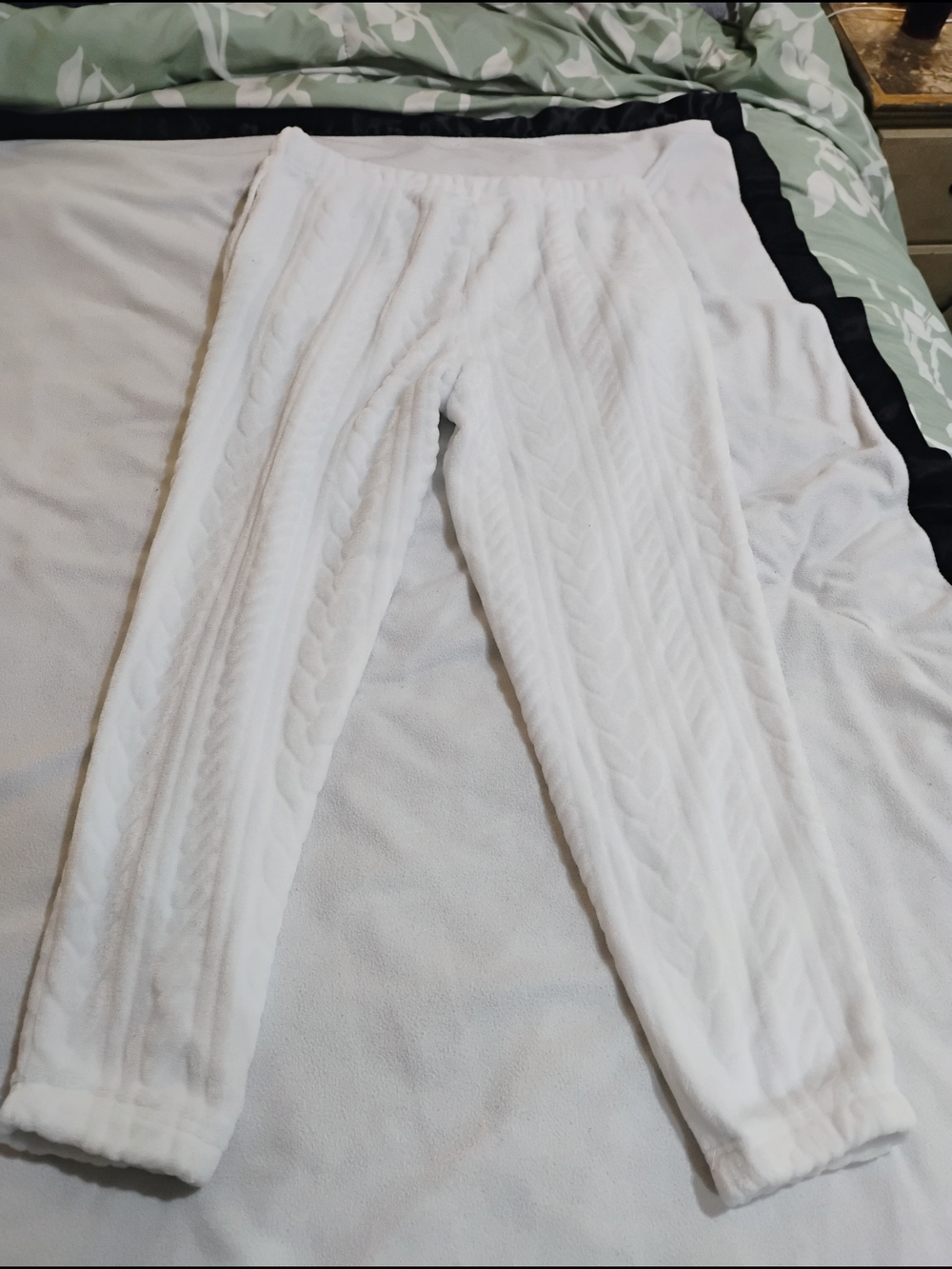 Cozy White Cable-Knit Thermal Pajama Bottoms - Picture 11 of 15
